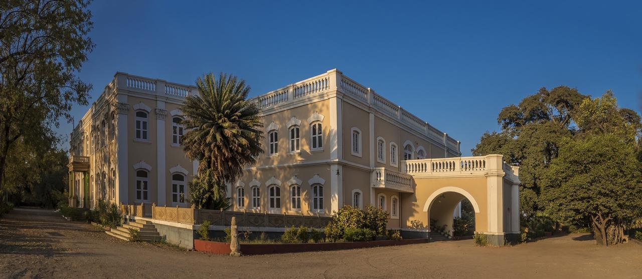 Royal Oasis Hotel Wankaner Esterno foto